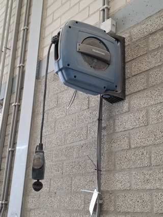 1x Luchthaspel en 2x stroomhaspel o.a. Nedermann