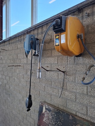 2x Luchthaspel en 2x stroomhaspel, O.a. Nedermann