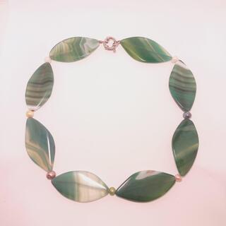 Artisane zoetwater parel en agaat collier