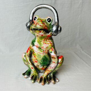 Gedecoreerd kikker sculptuur