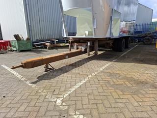 Container transporter