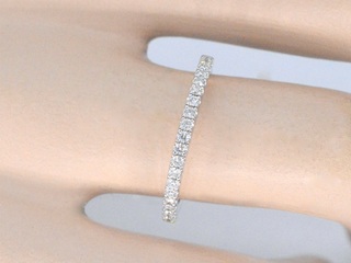 Witgouden rijring met briljant geslepen diamant