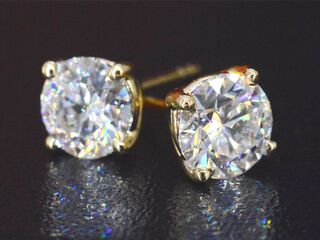 Gouden solitair oorbellen van 2.00 carat, (lab grown)