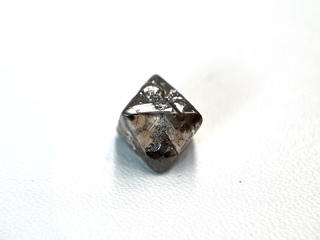 Diamant – 7.02 carat natuurlijke ruwe diamant – oktaeder vorm