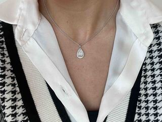 Gouden hanger in peer vorm met diamant 2.01 carat, excl. ketting