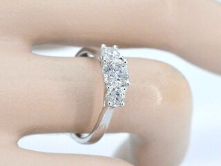 Witgouden trinity ring met briljant geslepen diamanten