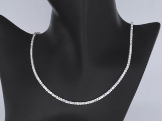 Witgouden tenniscollier met briljant geslepen van 10.00 carat, (lab gr