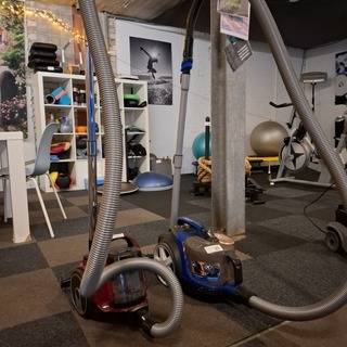 2x Stofzuiger, Philips En Bosch, 7000 series en VXBSGS05V2