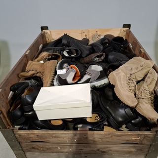 Ca. 90x Paar diverse schoenen, O.a. Haix, Meindl