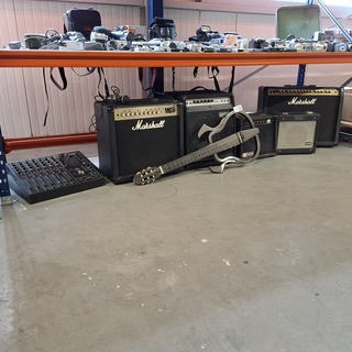 Mengpaneel, gitaar en versterkers, Marshall, Warwick, Tender