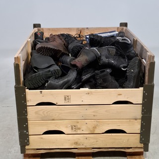 Ca. 90x Paar diverse schoenen, O.a. Haix, Meindl