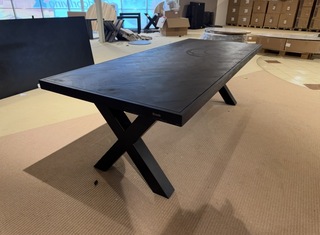 Eettafel, zwart hardhout, zwart metalen X-poot