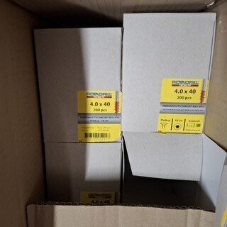 2x Pallet met schroeven, O.a. Rotadrill