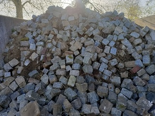 Ca. 25 m³ Basaslt stenen