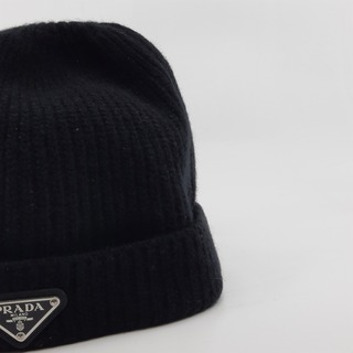 Muts, maat L, Prada, UMD489