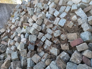 Ca. 25 m³ Basaslt stenen