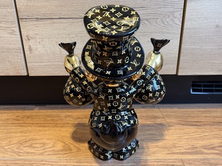 Dagobert Duck beeld, Lior24