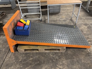 Diverse werkbanken en tafels