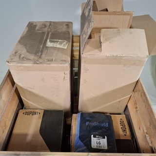 4x Prullenbak en partij werkoveralls, O.a Dupont