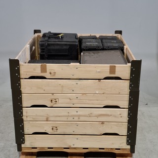 Diverse transportkisten en koffers, O.a Peli