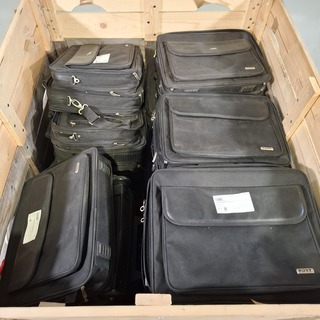 Partij laptoptassen, O.a Port