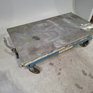 Verrijdbare heftafel