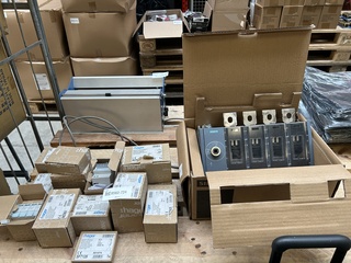 Ca. 18x Divers schakelmateriaal , W.o. Hager