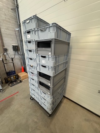 Ca. 20x Magazijnbak, Silverline Enb Basicline, grijs, op dolly