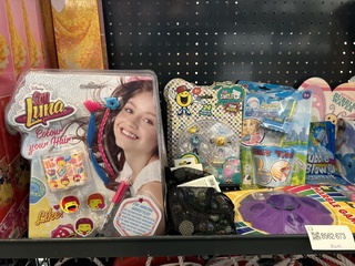 Ca. 29x Divers kinderspeelgoed w.o. schilderpakket, knikkers, O.a. Dis