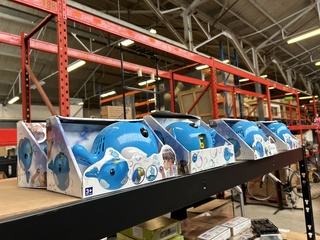 Ca. 11x Bellenblaas dolfijn, Happy People