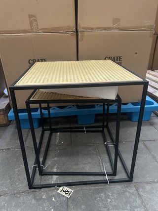 Ca. 17x Set van 2 rotan bijzettafels, Crate & Cargo