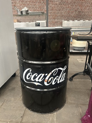 Coca Cola olievat reclame object/onderstel statafel