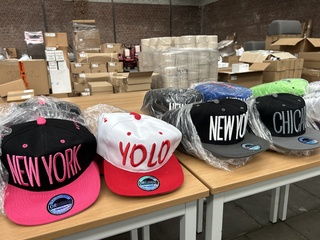 Ca. 500x Diverse snapback petten