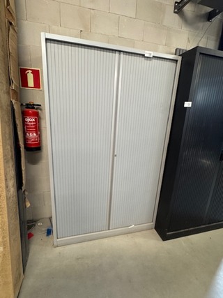 2x Roldeurkast, zwart en grijs