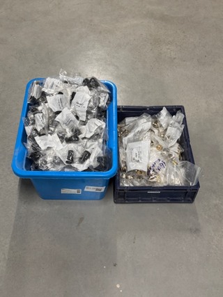 Ca. 90x Eurocnus en 340x nippel