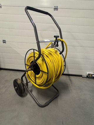 Slangenhaspel, Polet, Profi