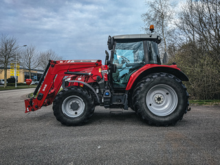 Land- of bosbouwtrekker, Massey Ferguson, 5435, 2016, met voorlader, å