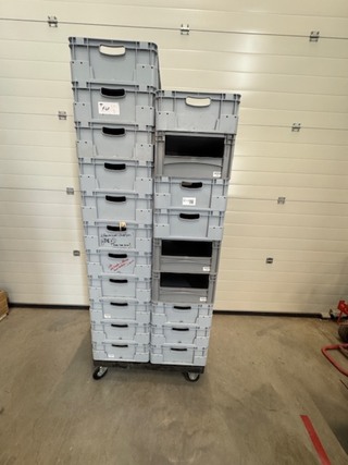 Ca. 20x Magazijnbak, Silverline Enb Basicline, grijs, op dolly
