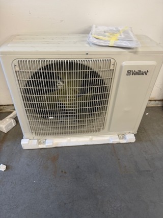 Buitenunit Airco, Vaillant, ClimaVAIRplus, met transportschae