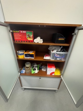 Kast met inhoud diversen