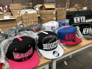 Ca. 500x Diverse snapback petten