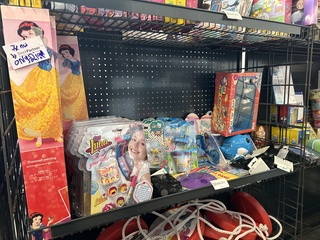 Ca. 29x Divers kinderspeelgoed w.o. schilderpakket, knikkers, O.a. Dis