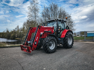 Land- of bosbouwtrekker, Massey Ferguson, 5711 SL, 2016, met voorlader
