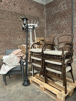 Tuinstoelen, tuinverlichting en accessoires