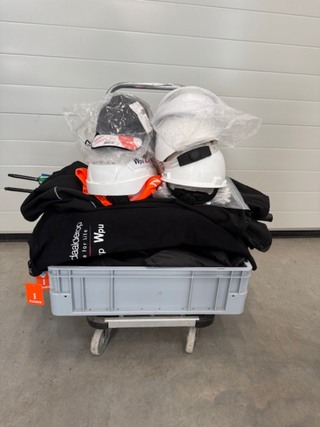 Kar bedrijfskleding en bouwhelmen