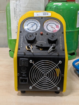 Koelmiddel afpompunit met 3x gasfles R-32 Diflormethaan, CPS, TR500E