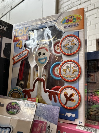 Ca. 32x Kinderspeelgoed w.o. knutselpakket, puzzel, O.a. Disney, Netfl