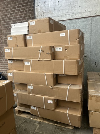 Ca. 30x TV wandbeugel 42-65″ flexibel, Sam Creative, BRAEA000004