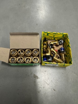 Doos wats voetkleppen en 7x ontluchters