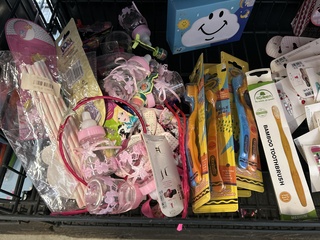 Ca. 85x Divers kinderspeelgoed en accessoires , W.o. Dora, Fit4Kids